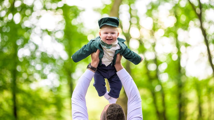 Sedinta foto familie Bucuresti — parinti si bebelus in natura, fotograf Stochian Madalin