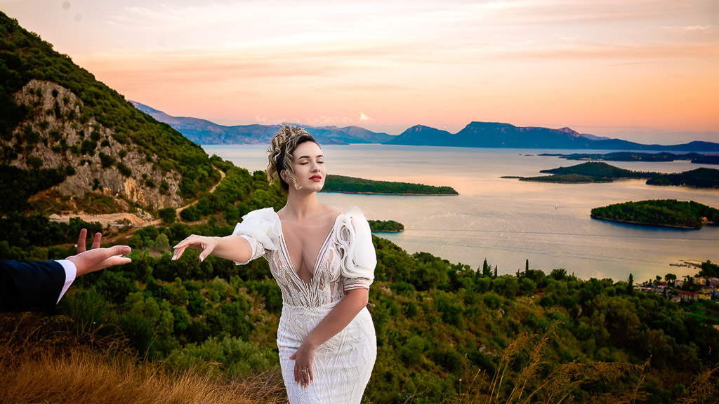 Sedinte foto Trash the Dress Bucuresti — mireasa la apus de soare